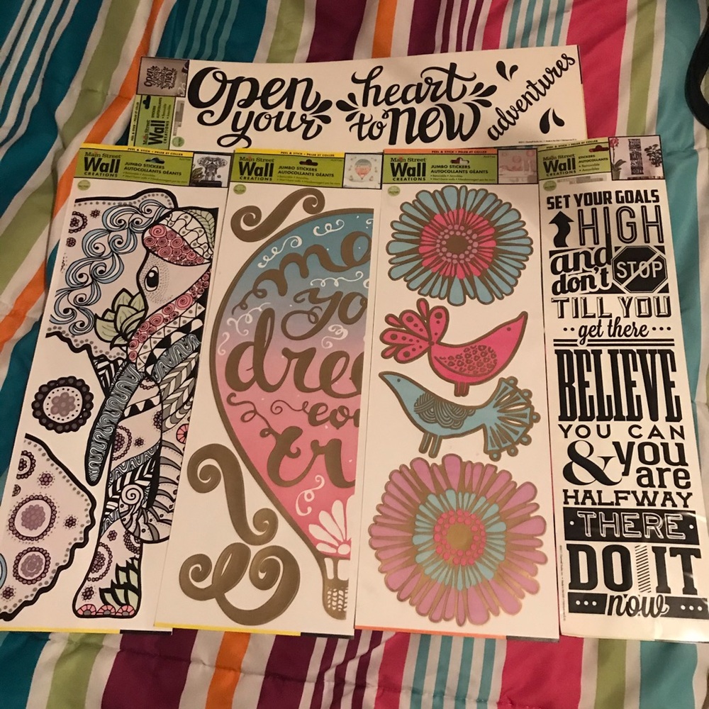 Wall decal set